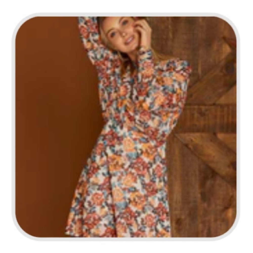 2/40$ NWT Suzy Shier floral dress